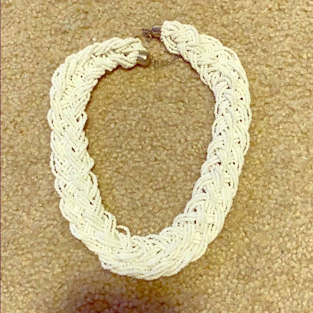 Plaited little pearls